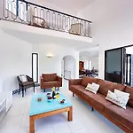 Villa Brasil By Becherish